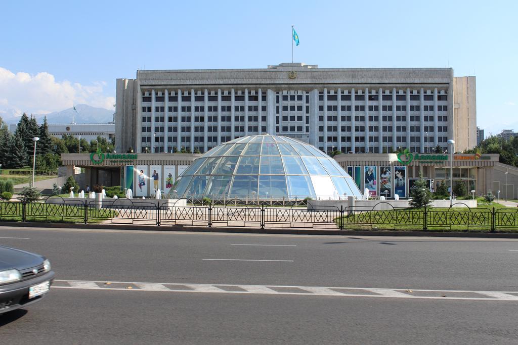 Nadezhda Apartments In Samal Almaty Extérieur photo